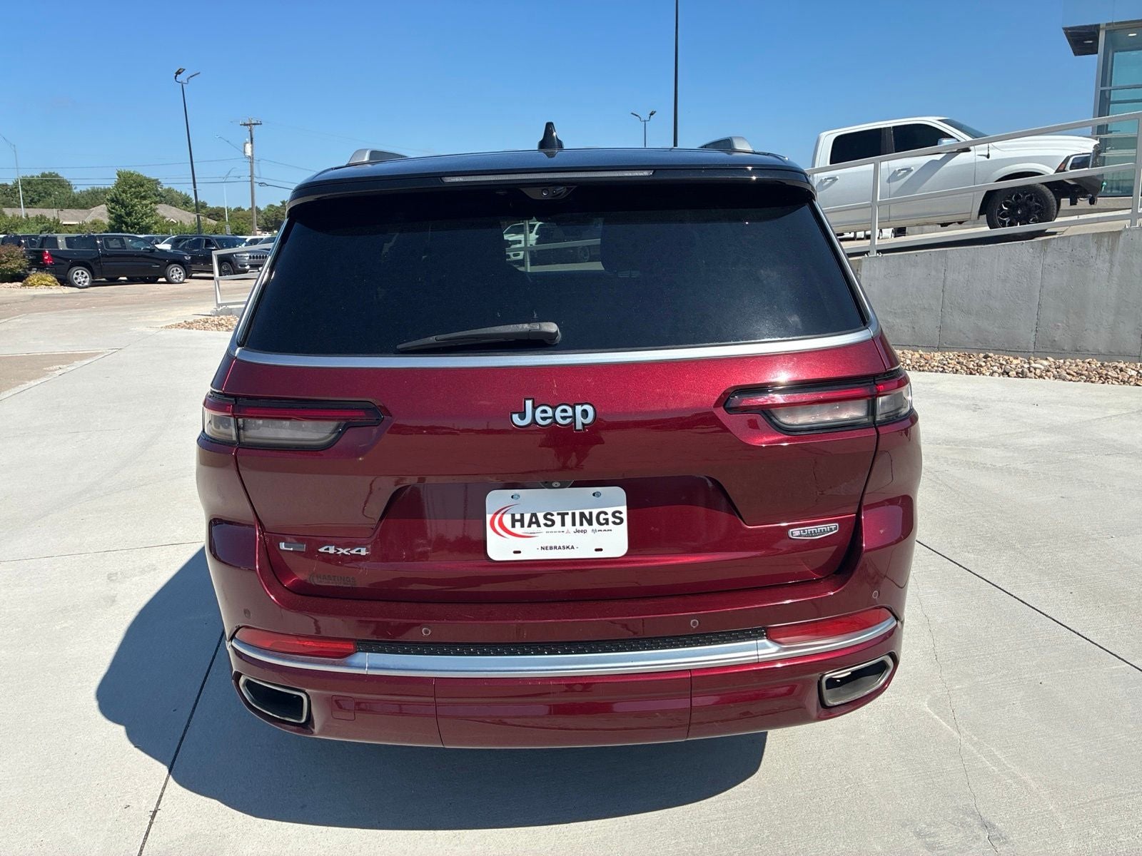 2022 Jeep Grand Cherokee L — interior view