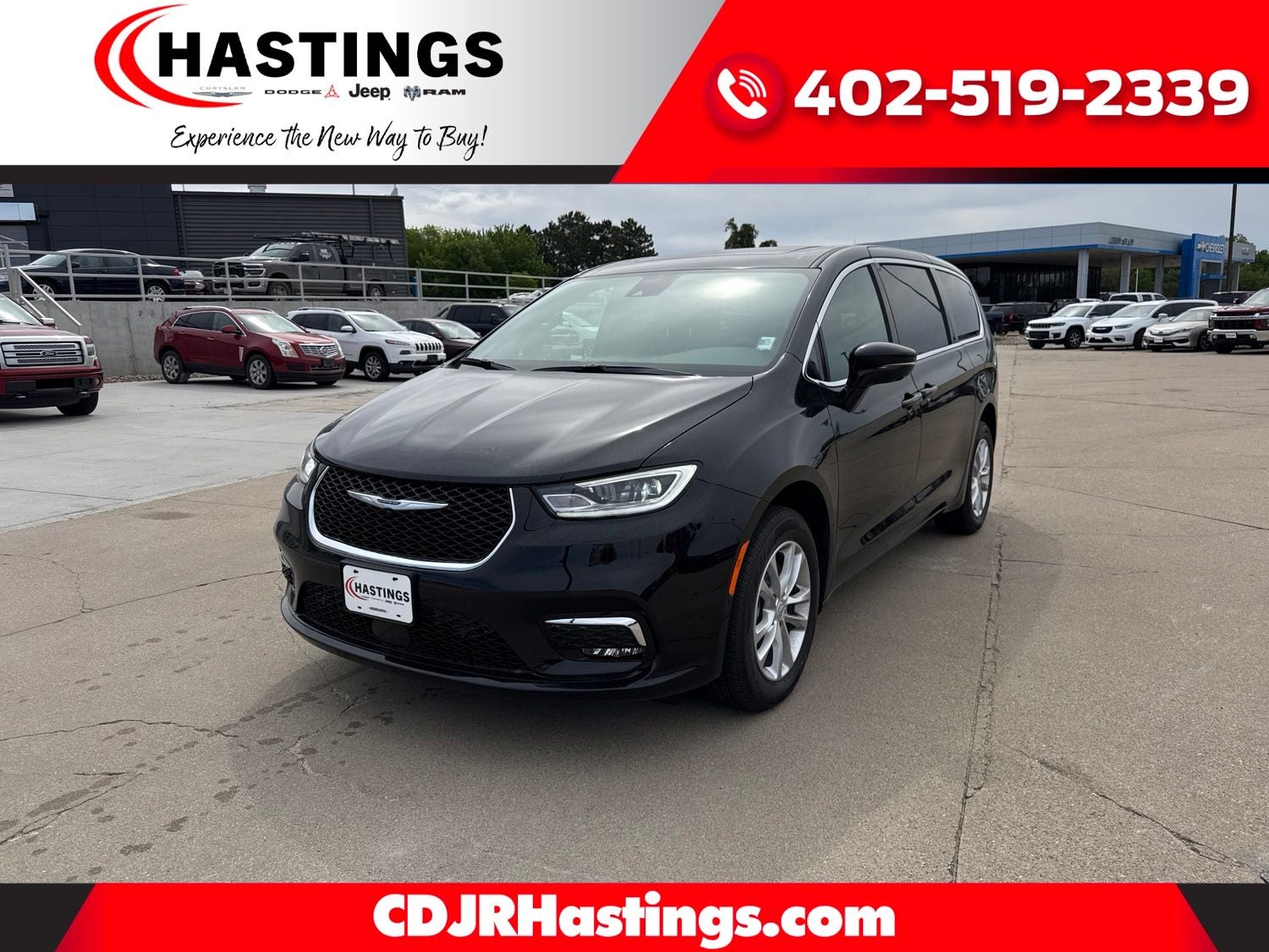 2026 Chrysler Pacifica PACIFICA SELECT AWD in Diamond Black Crystal Pearl-Coat Exterior Paint — front three-quarter view