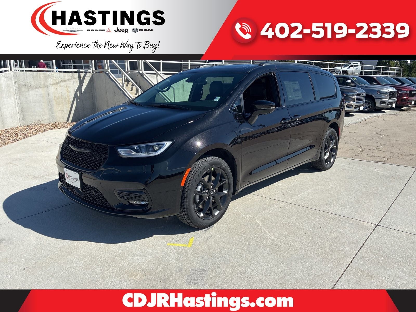 2026 Chrysler Pacifica PACIFICA LIMITED AWD in Diamond Black Crystal Pearl-Coat Exterior Paint — front three-quarter view