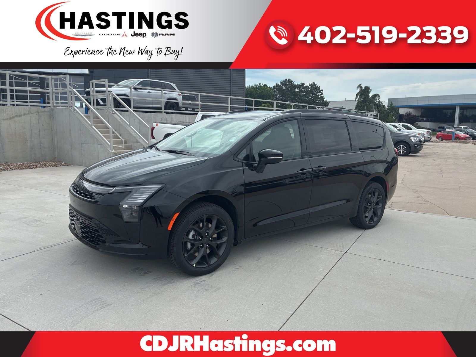 2027 Chrysler Pacifica PACIFICA LIMITED AWD in Diamond Black Crystal Pearl-Coat Exterior Paint — front three-quarter view